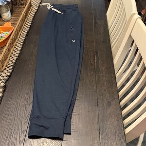 Vuori Navy Sunday Performance Sweatpant